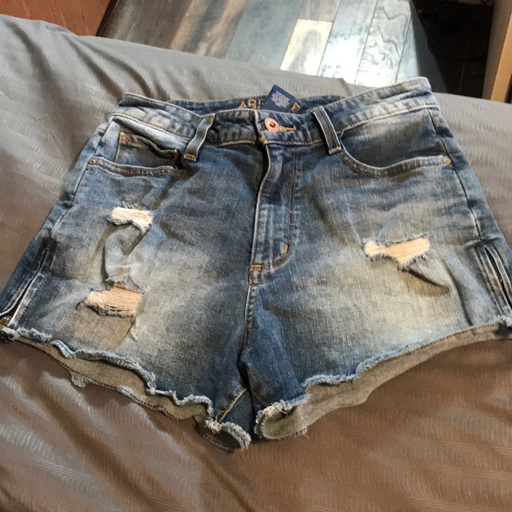 Light wash denim shorts from the Arizona Co.